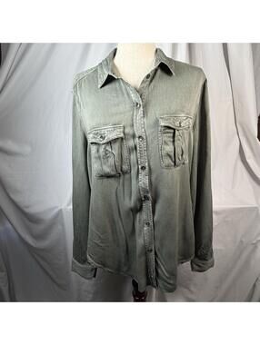American Eagle Outfitters Boyfriend Fit Long Roll Tab Sleeve Button Down Shirt M